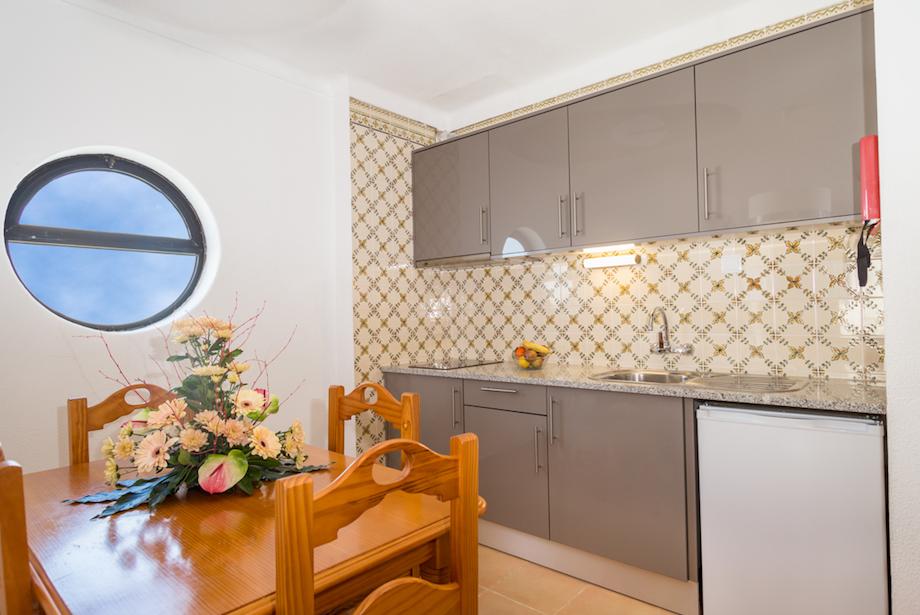 Appartement 1 Chambre avec Balcon (2 Adultes) Hotel Mirachoro Praia da Rocha ** Portimão Appartement 1 Chambre avec Balcon (2 Adultes) Hotel Mirachoro Praia da Rocha ** Portimão