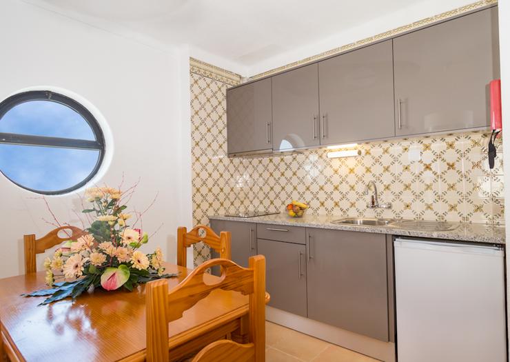 Appartement 1 Chambre avec Balcon (2 Adultes) Hotel Mirachoro Praia da Rocha ** Portimão Appartement 1 Chambre avec Balcon (2 Adultes) Hotel Mirachoro Praia da Rocha ** Portimão